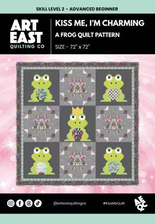 Frog quilt pattern with green frogs on a gray background,
